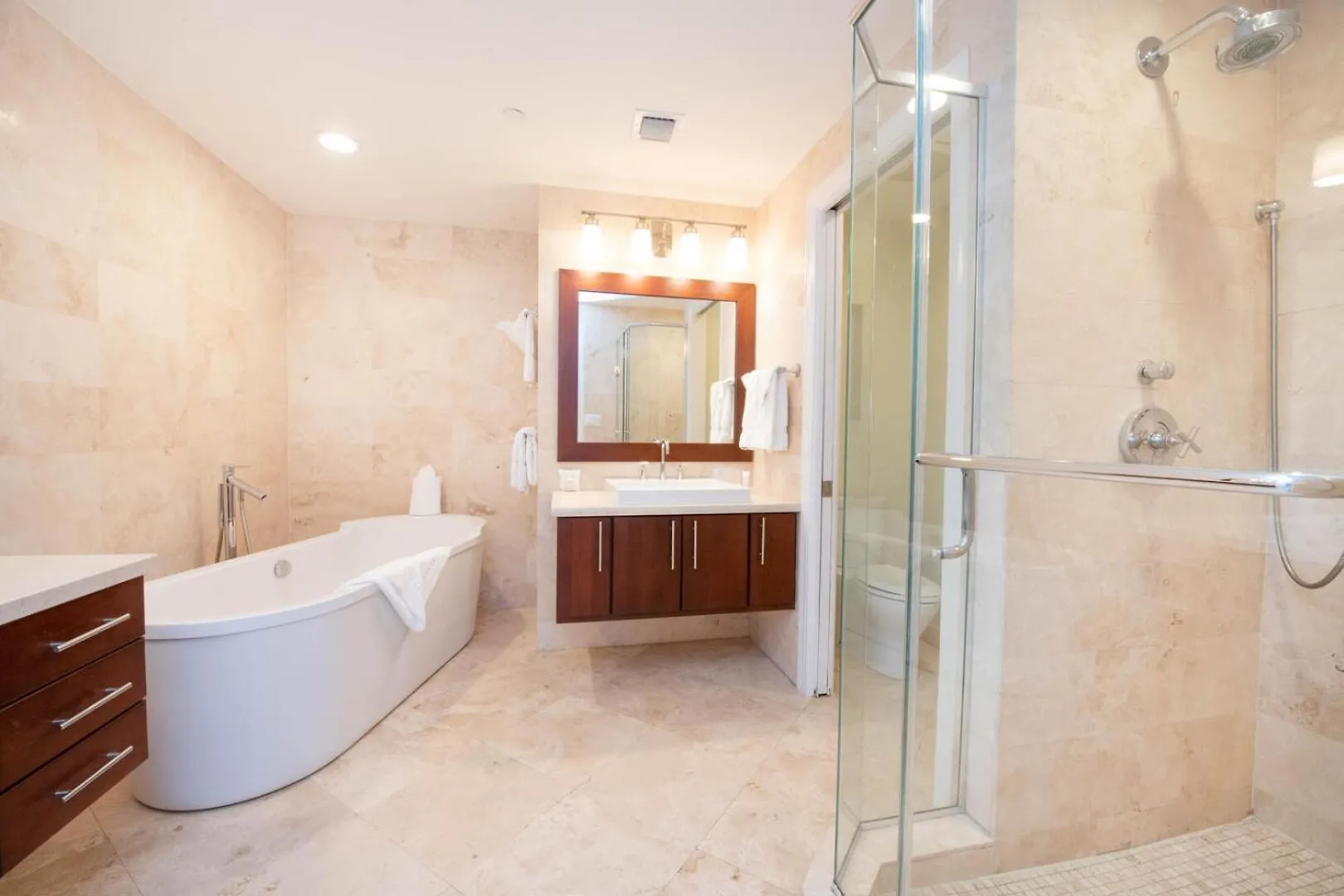 Apartment Beachcomber 34 George Town